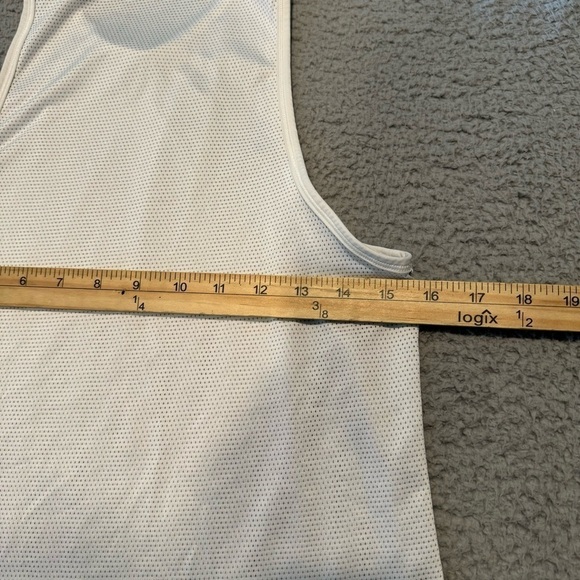 Lululemon Race Tank crop size 8 Color White - Picture 7 of 8